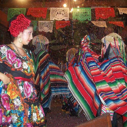Danza folclórica en ESIA Ticomán